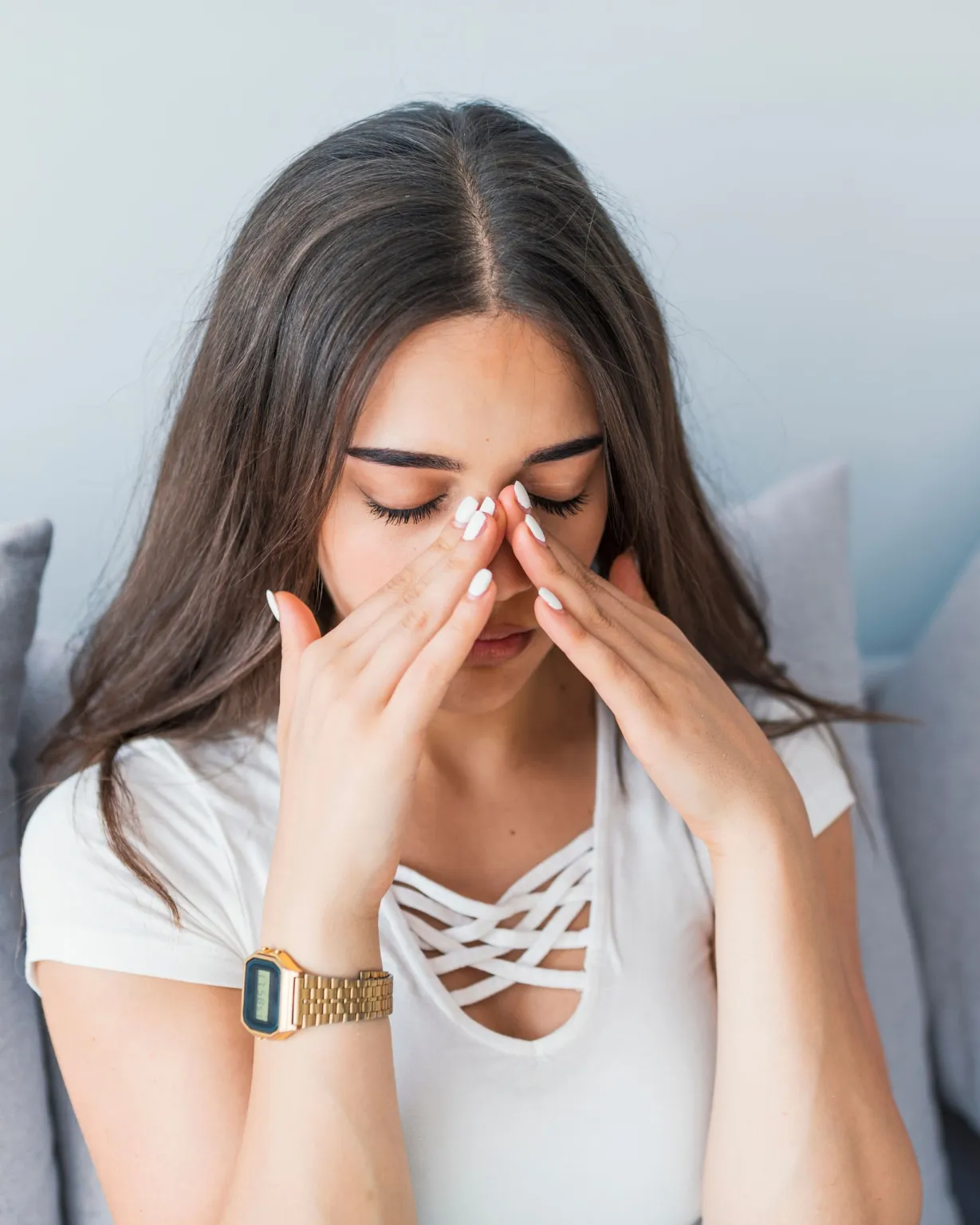 Chiropractor treating sinus pressure and promoting drainage in Lenexa, Kansas