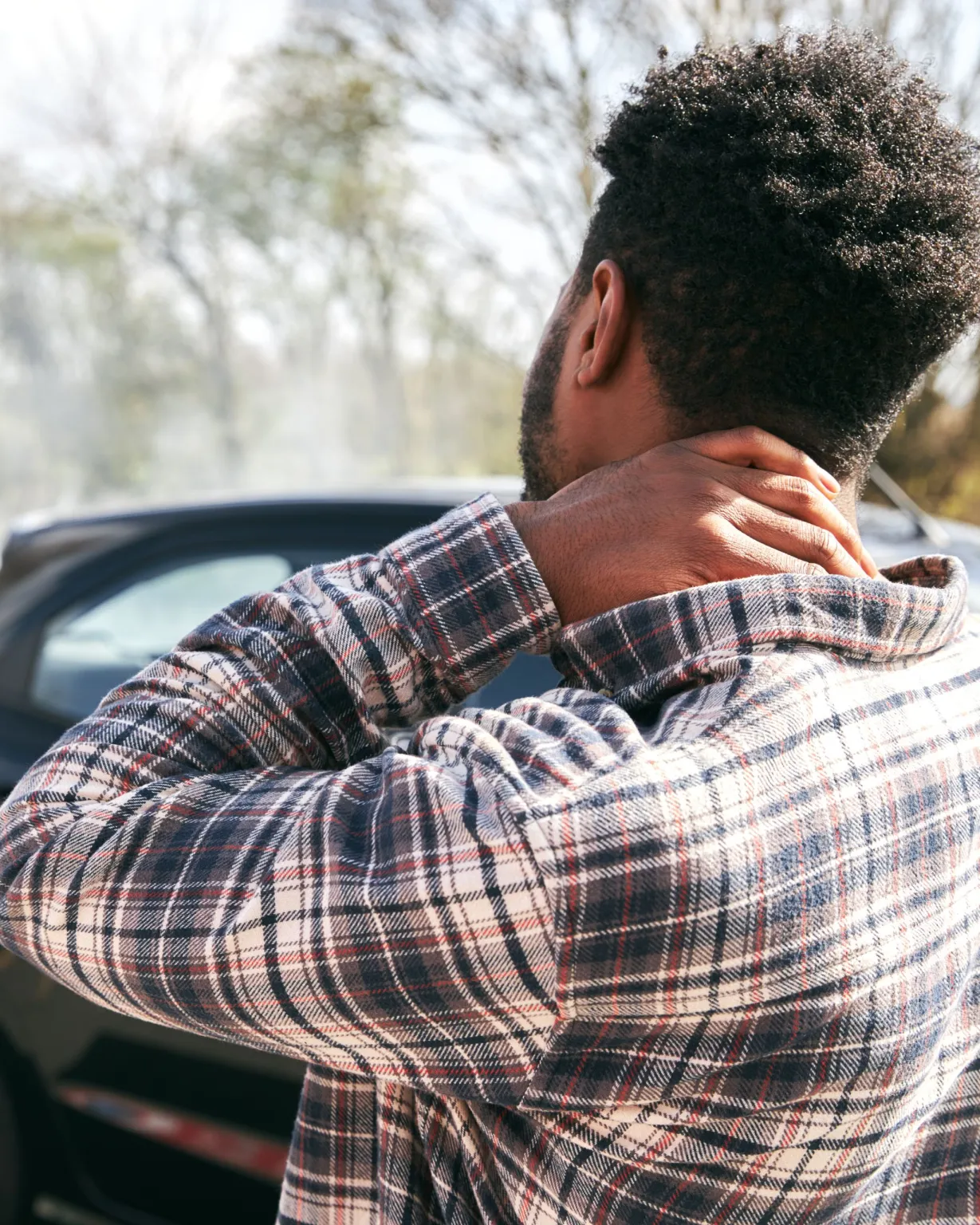 Chiropractor treating whiplash and neck injury from car accident in Lenexa, Kansas